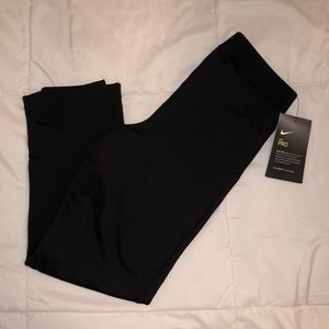 NWT Nike Pro Dri-Fit Crop Black Capris